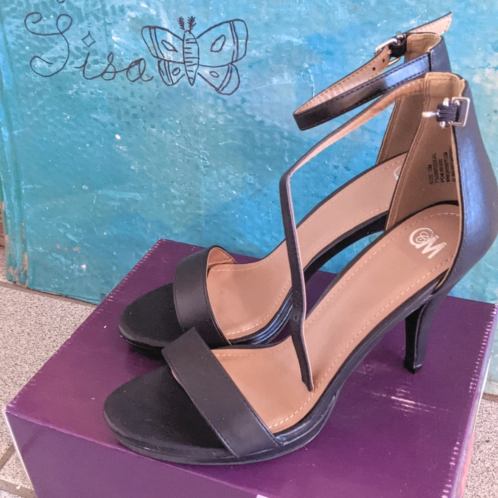 Navy Heels